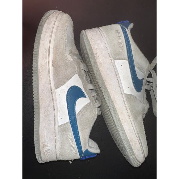 NIKE AIR FORCE 1 LV8 SNEAKERS KIDS BOYS GIRLS 4Y BLUE SWOOSH - Picture 1 of 7